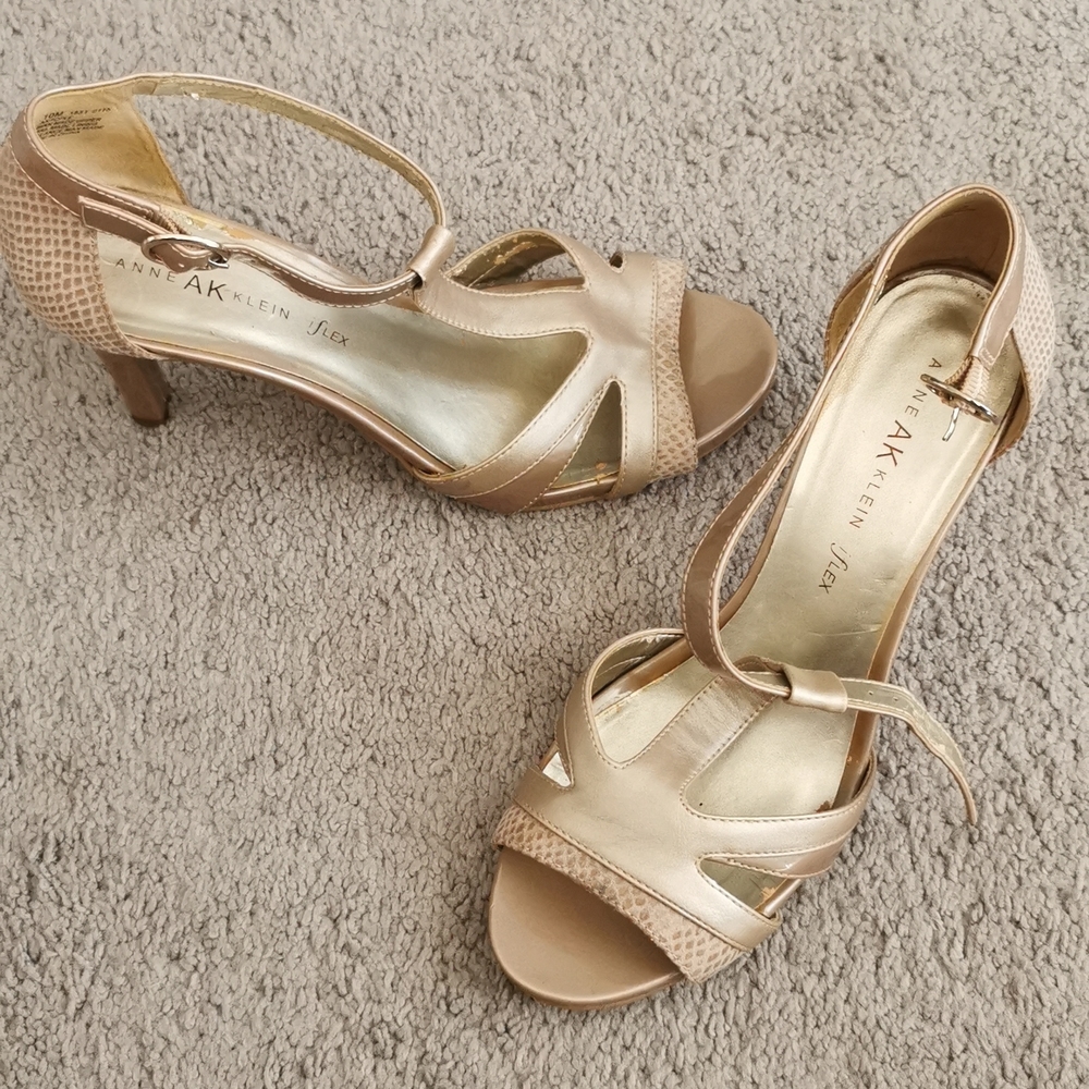 Anne Klein Nude shoe Size 10